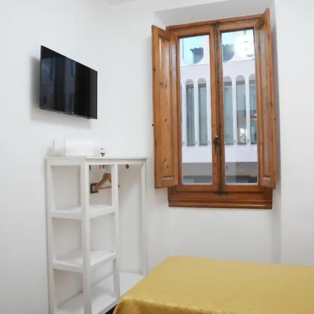 Annetta's House Affittacamere 3*