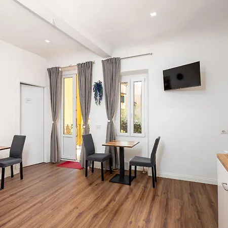 Annetta's House 3*